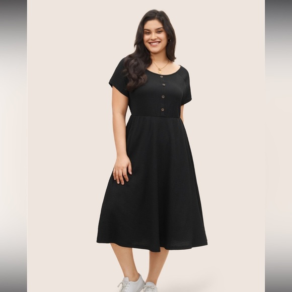 BloomChic Plus Size Boat Neck Raglan Sleeve Button Detail Dress - Picture 1 of 8